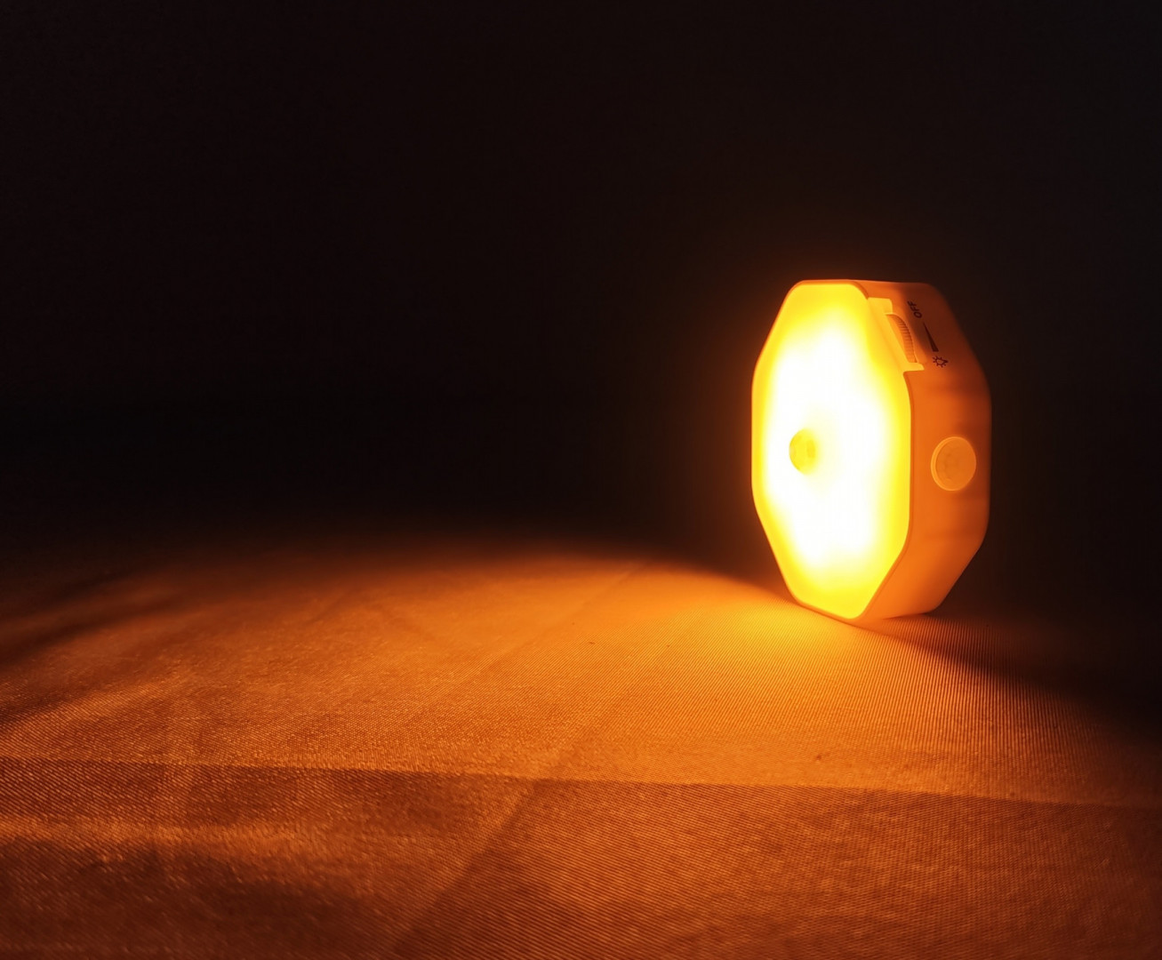 LED nočné svetlo bez modrej zložky LuDream Solis - Amber